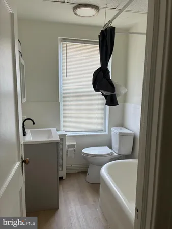 $950 | 260 North Wycombe Avenue, Unit 201, Lansdowne, PA 19050