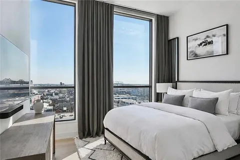 $1,325,000 | 1001 Julia Street, Unit 14E, New Orleans, LA 70113