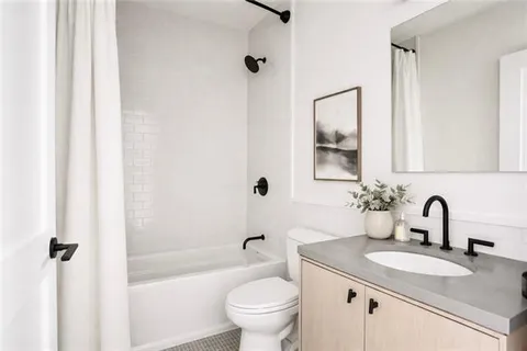 $1,325,000 | 1001 Julia Street, Unit 14E, New Orleans, LA 70113