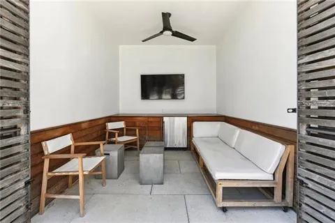 $1,325,000 | 1001 Julia Street, Unit 14E, New Orleans, LA 70113