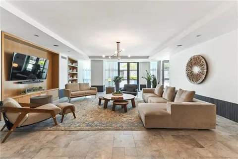 $1,325,000 | 1001 Julia Street, Unit 14E, New Orleans, LA 70113