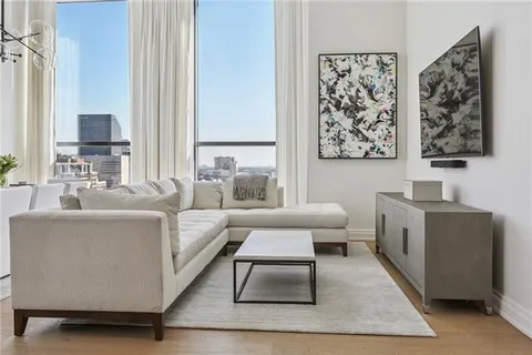 $1,325,000 | 1001 Julia Street, Unit 14E, New Orleans, LA 70113