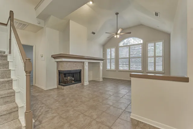 $2,650 | 89 North Apple Springs Circle, The Woodlands, TX 77382