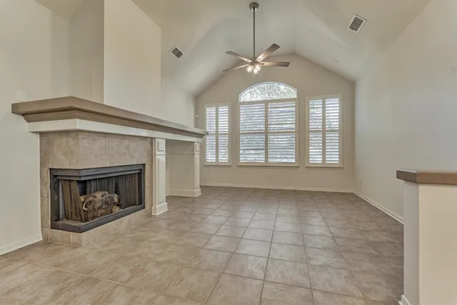 $2,650 | 89 North Apple Springs Circle, The Woodlands, TX 77382