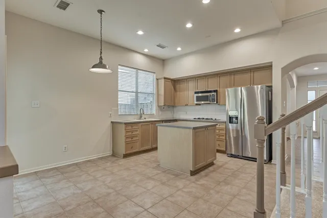 $2,650 | 89 North Apple Springs Circle, The Woodlands, TX 77382