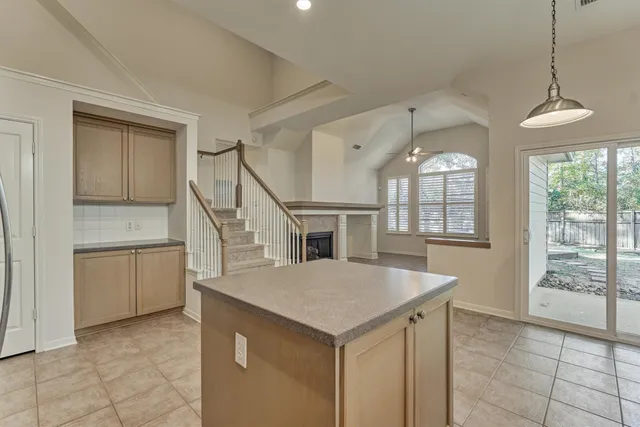 $2,650 | 89 North Apple Springs Circle, The Woodlands, TX 77382