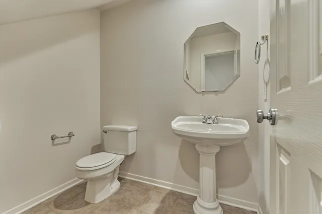 $2,650 | 89 North Apple Springs Circle, The Woodlands, TX 77382