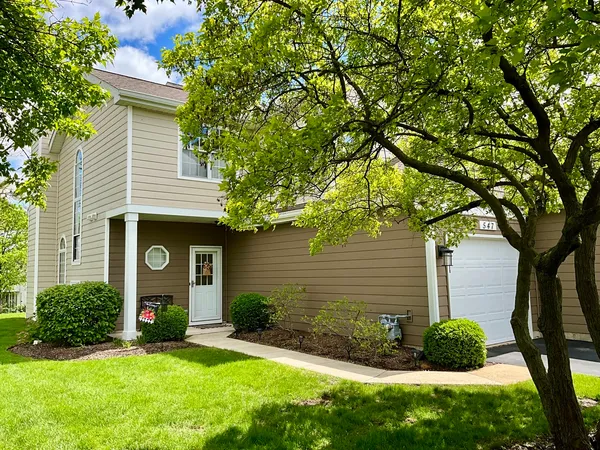 $2,650 | 547 Woodcrest Drive, Mundelein, IL 60060