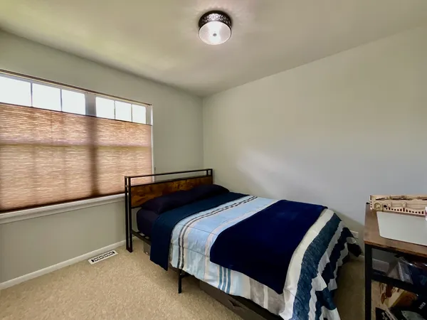 $2,650 | 547 Woodcrest Drive, Mundelein, IL 60060