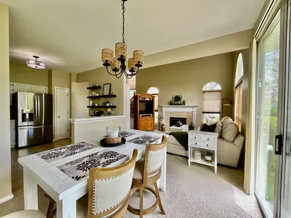 $2,650 | 547 Woodcrest Drive, Mundelein, IL 60060