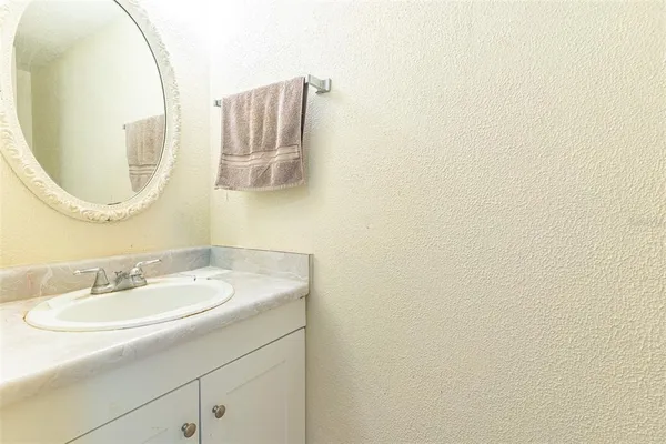 $170,000 | 709 Russell Lane, Unit 222, Brandon, FL 33510