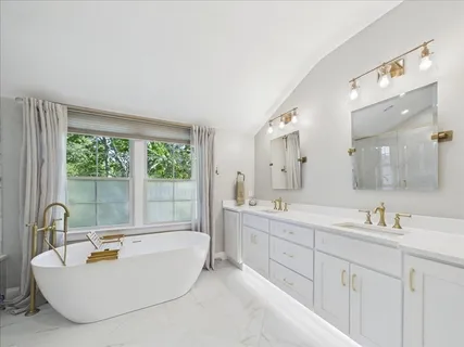 $1,450,000 | 11 Vinal Avenue, Plymouth, MA 02360