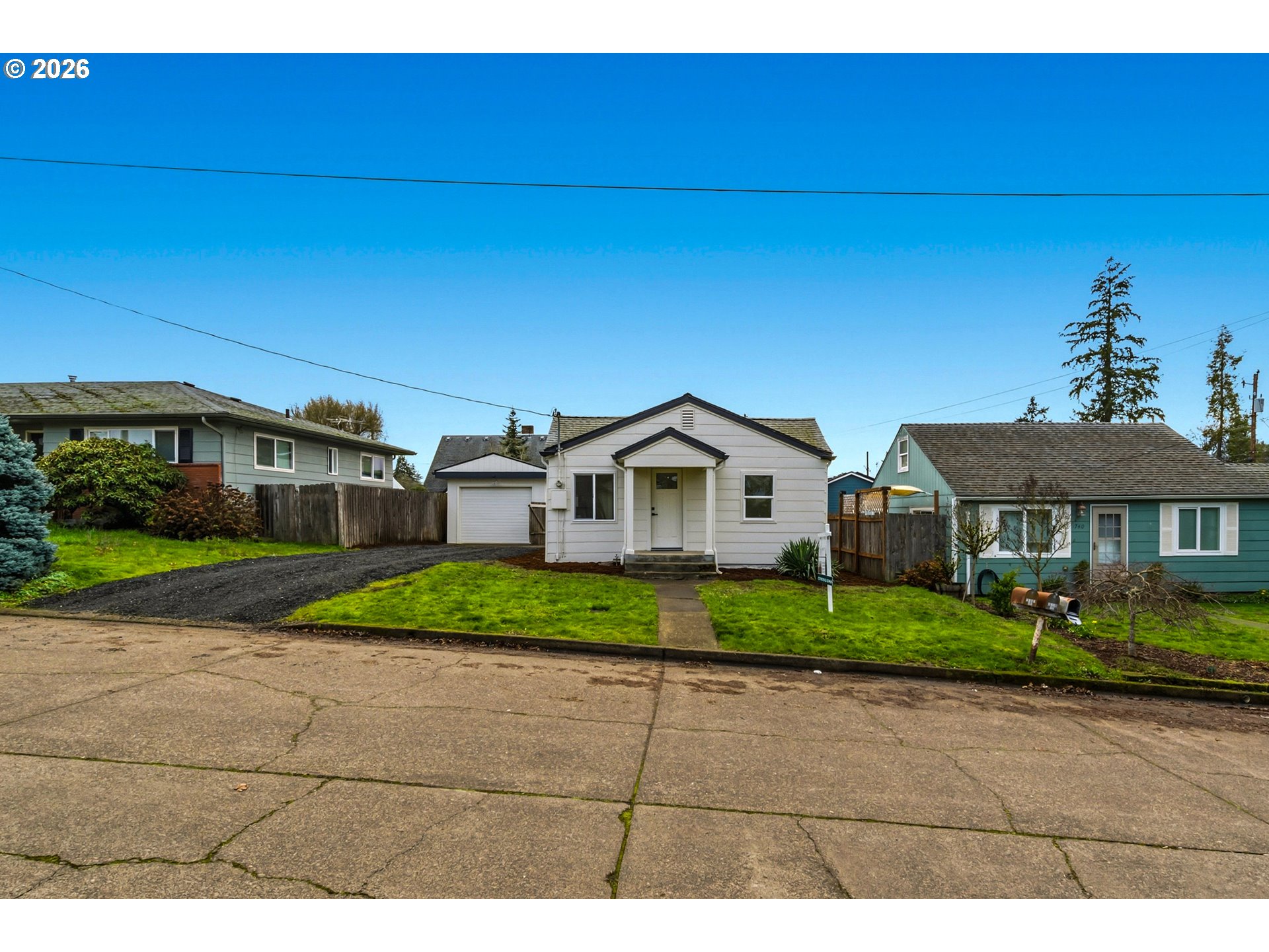 1730 Southwest 12th Avenue Albany, OR 97321 - Photo 15 of 24 a front view of a house with garden