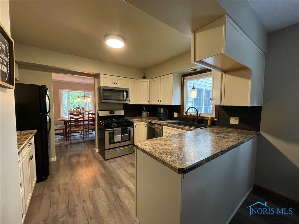 24425 Dunbridge Road Perrysburg, OH 43551 - Photo 18 of 37 Gallery Image 18