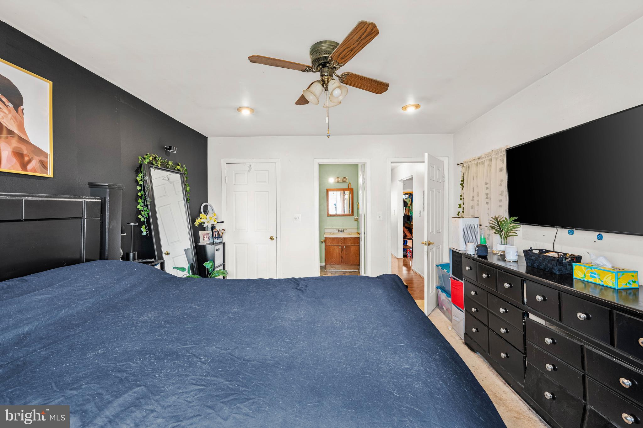 201 Sandstone Court Lumberton, NJ 08048 - Photo 12 of 19 a view of room with window and flat screen tv
