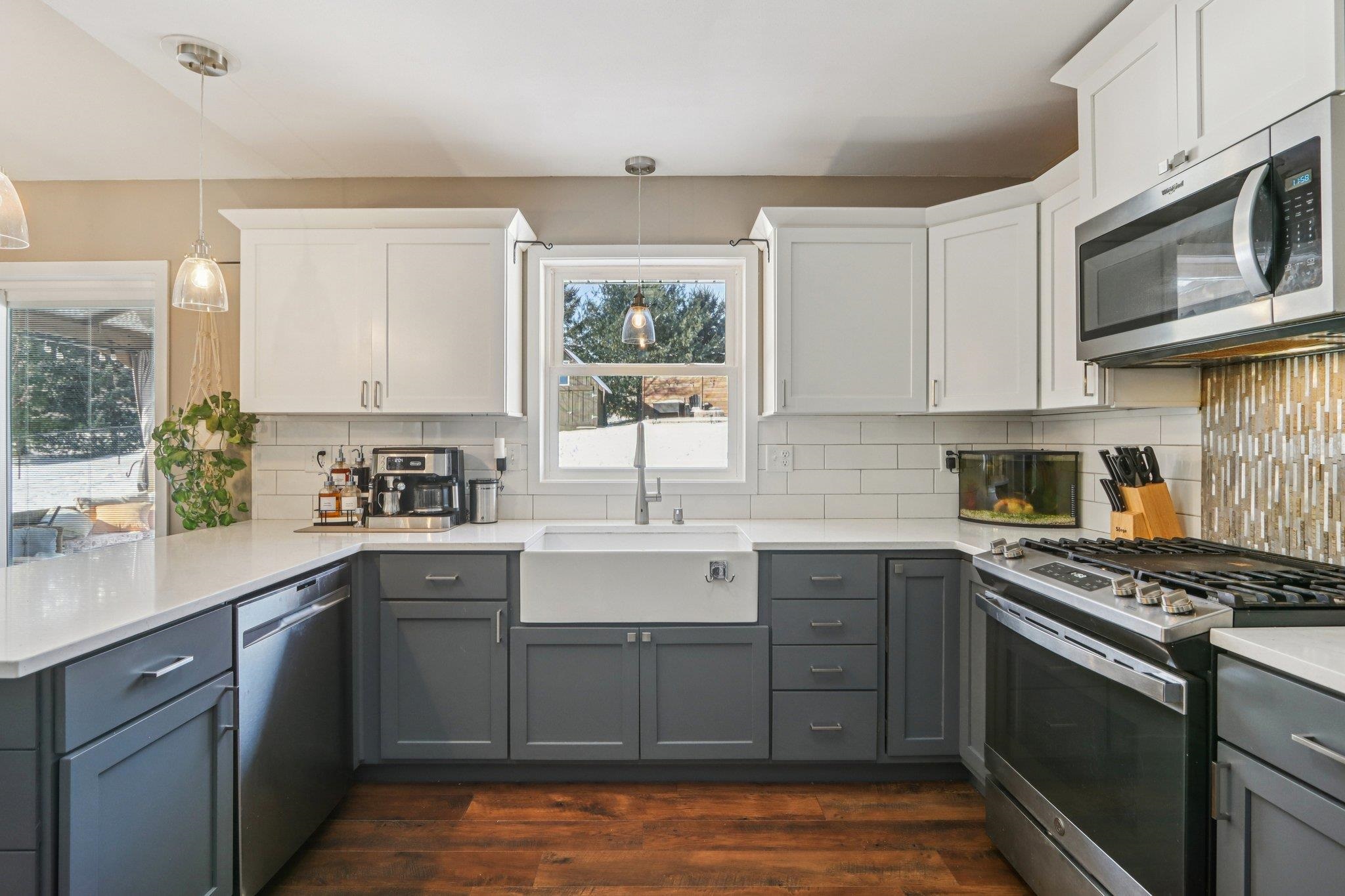 712 Brookview Trail Mount Horeb, WI 53572 - Photo 4 of 48