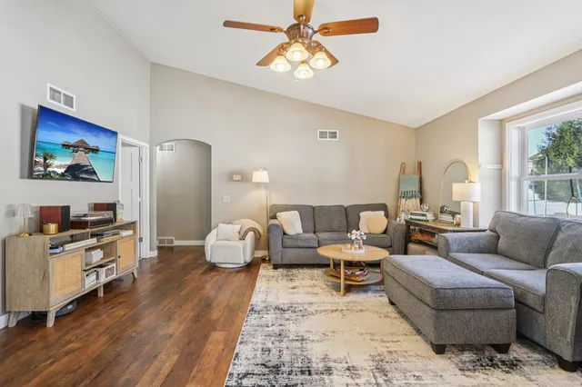 $515,000 | 712 Brookview Trail, Mount Horeb, WI 53572