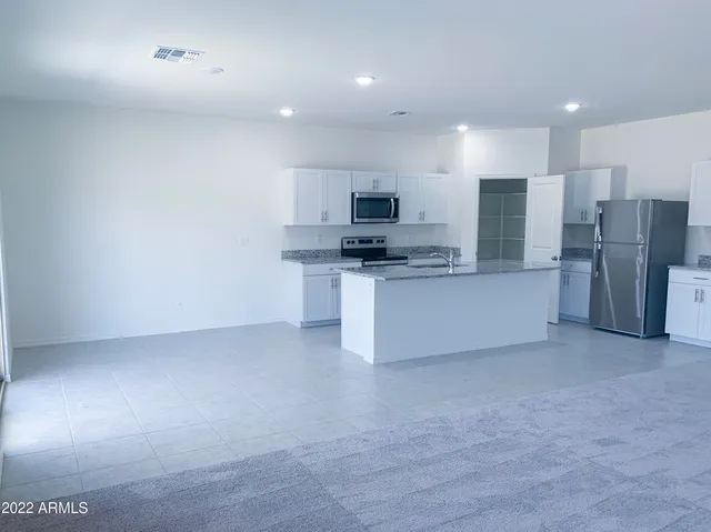 $3,150 | 9525 West Illini Street, Tolleson, AZ 85353