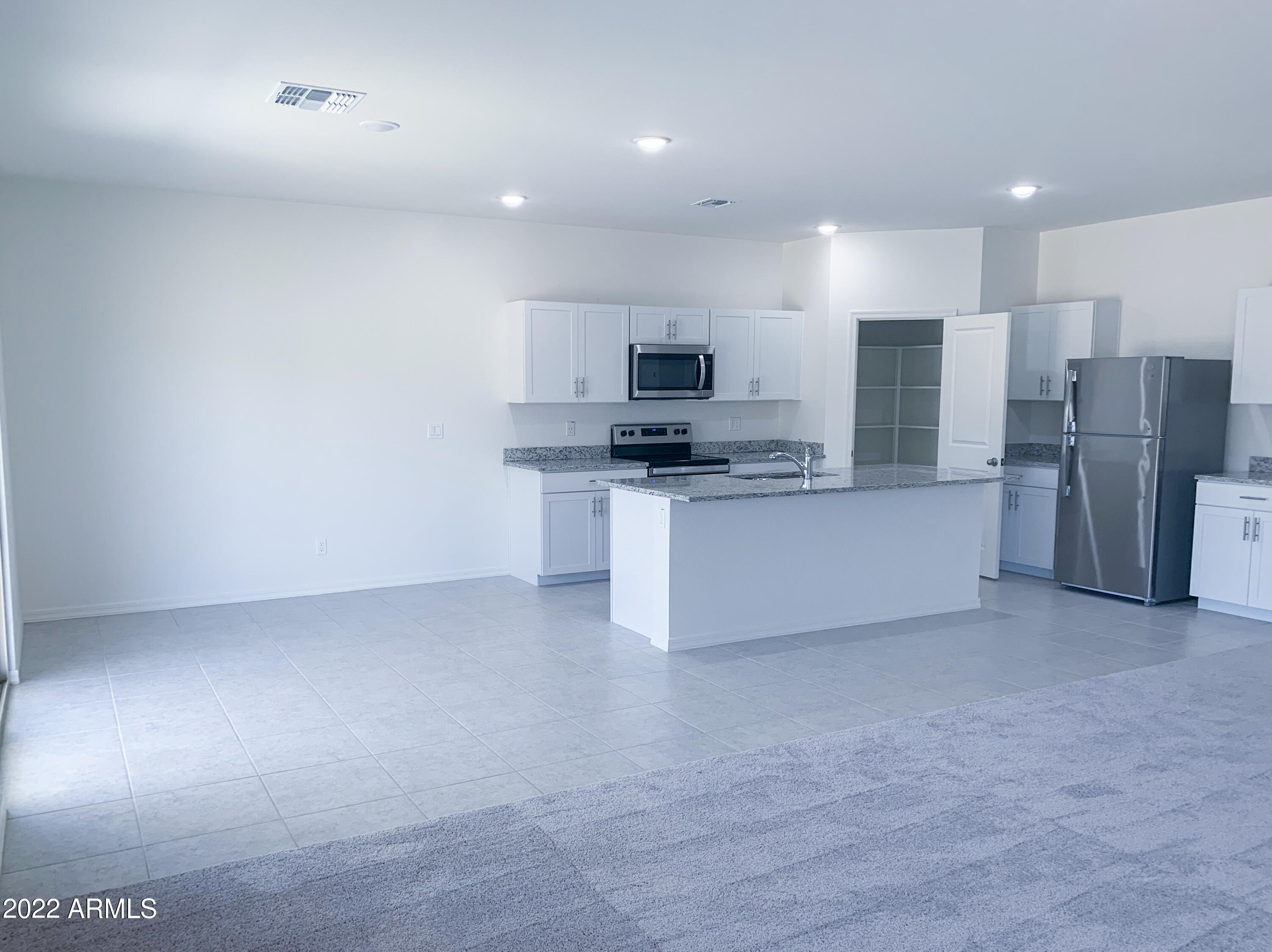 9525 West Illini Street Tolleson, AZ 85353 - Photo 6 of 36 kitchen4