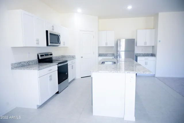 $3,150 | 9525 West Illini Street, Tolleson, AZ 85353