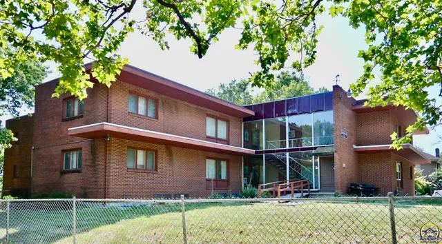 $880,000 | 1300 Southwest Fillmore Street, Topeka, KS 66604