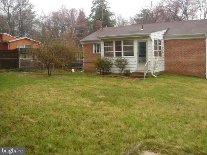 11903 Ivanhoe Street Silver Spring, MD 20902 - Photo 12 of 15 Back yard