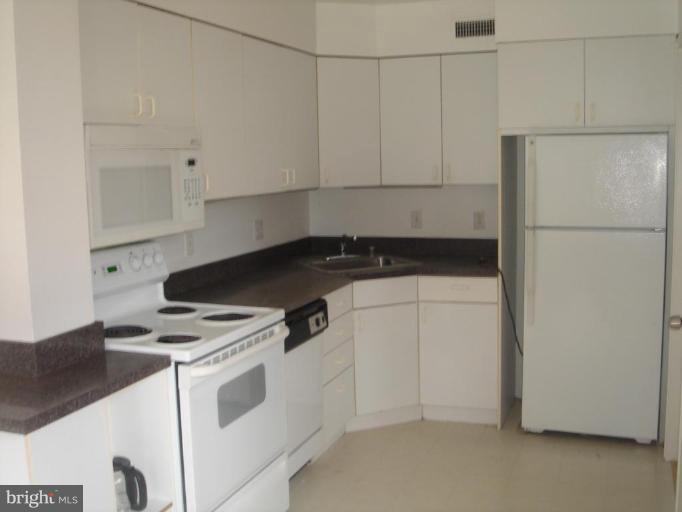11903 Ivanhoe Street Silver Spring, MD 20902 - Photo 4 of 15 Kitchen #2