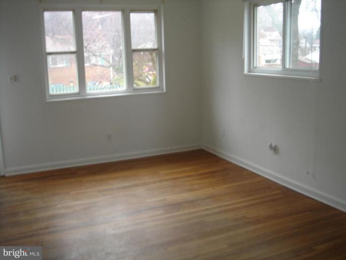 11903 Ivanhoe Street Silver Spring, MD 20902 - Photo 5 of 15 Living Room