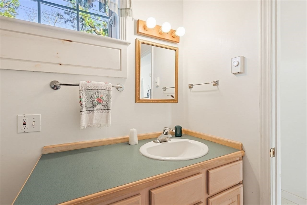 9 River Terrace Wareham, MA 02571 - Photo 12 of 42
