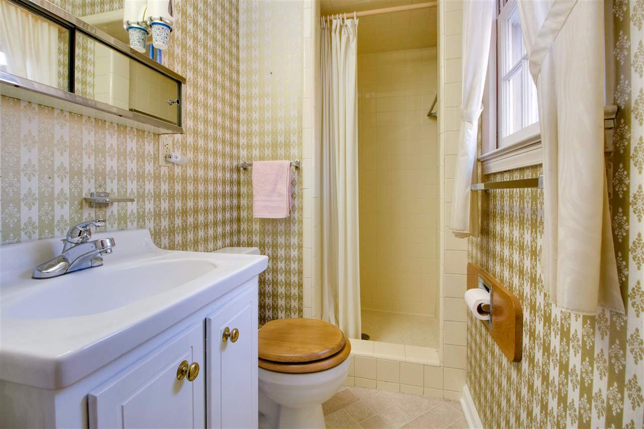 616 Old Farm Road Raleigh, NC 27606 - Photo 12 of 26 Photo 12