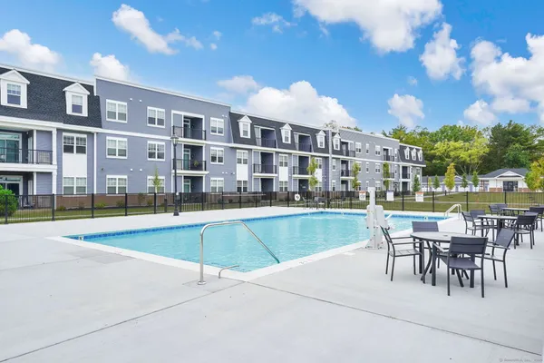 $2,300 | 280 Salmon Brook Street, Unit 6204, Granby, CT 06035