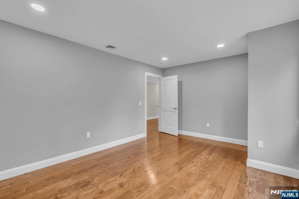 55 Maiden Lane Bergenfield, NJ 07621 - Photo 34 of 49 a view of room