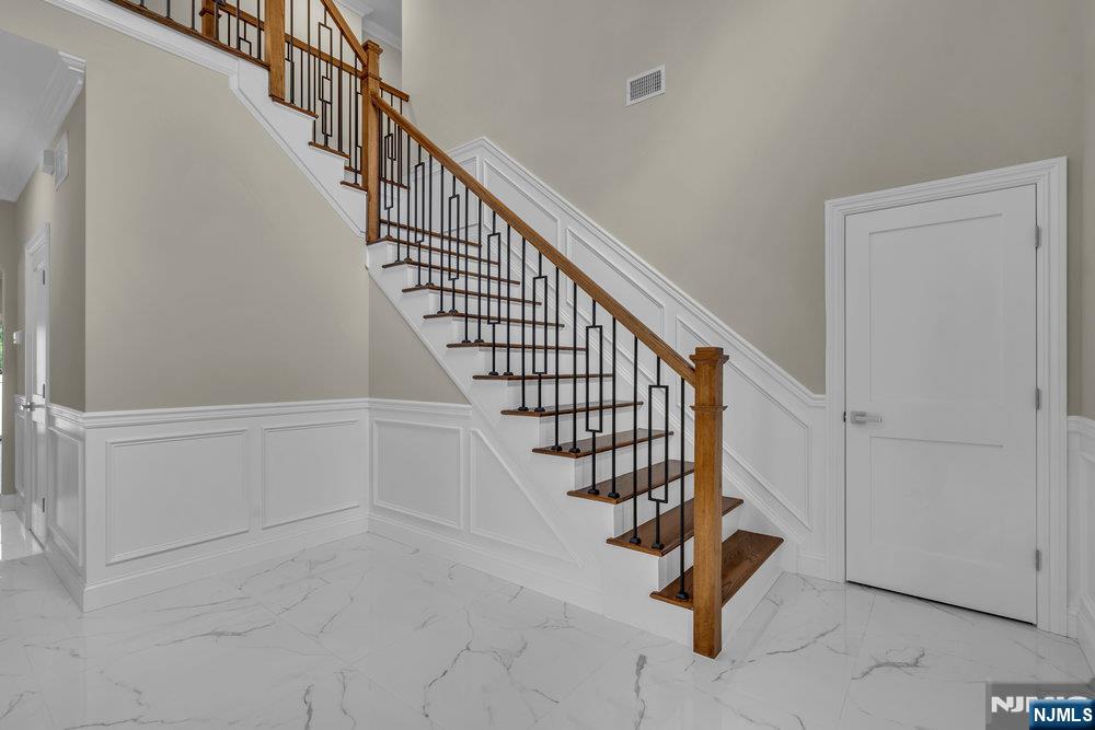 55 Maiden Lane Bergenfield, NJ 07621 - Photo 5 of 49 a view of entryway and hall