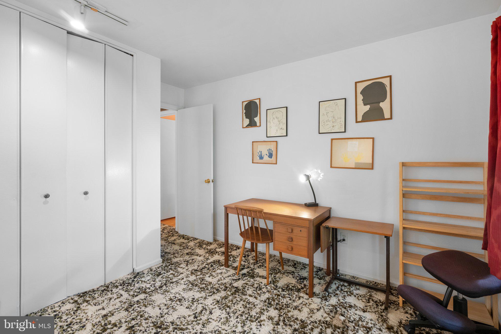 1007 La Grande Road Silver Spring, MD 20903 - Photo 29 of 48 a room with a table and a chair