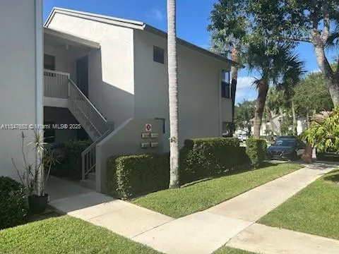 a view of a back yard of the house
