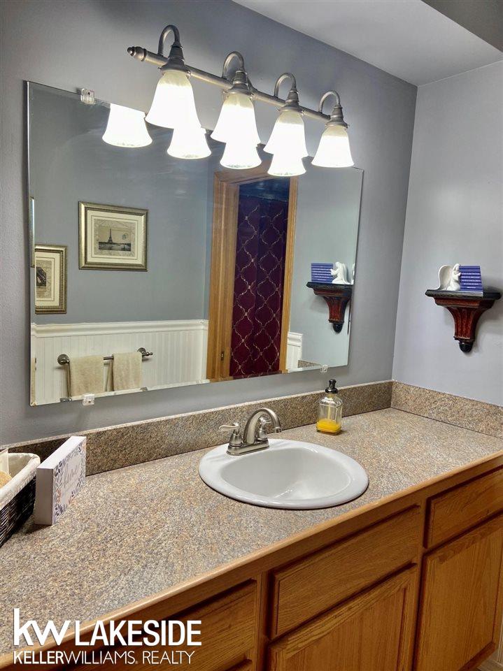 53850 Shelby Road Utica, MI 48316 - Photo 14 of 23 50024608-14.JPG