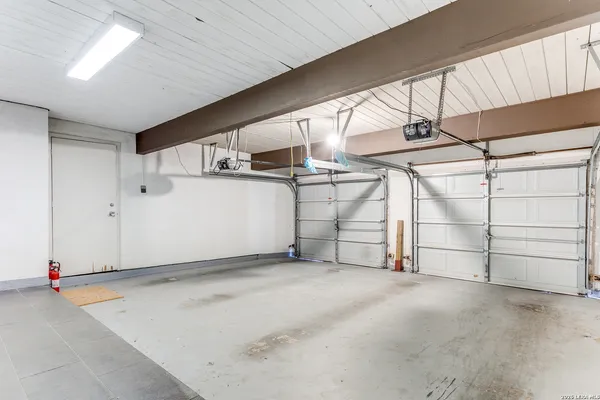 a view of a garage