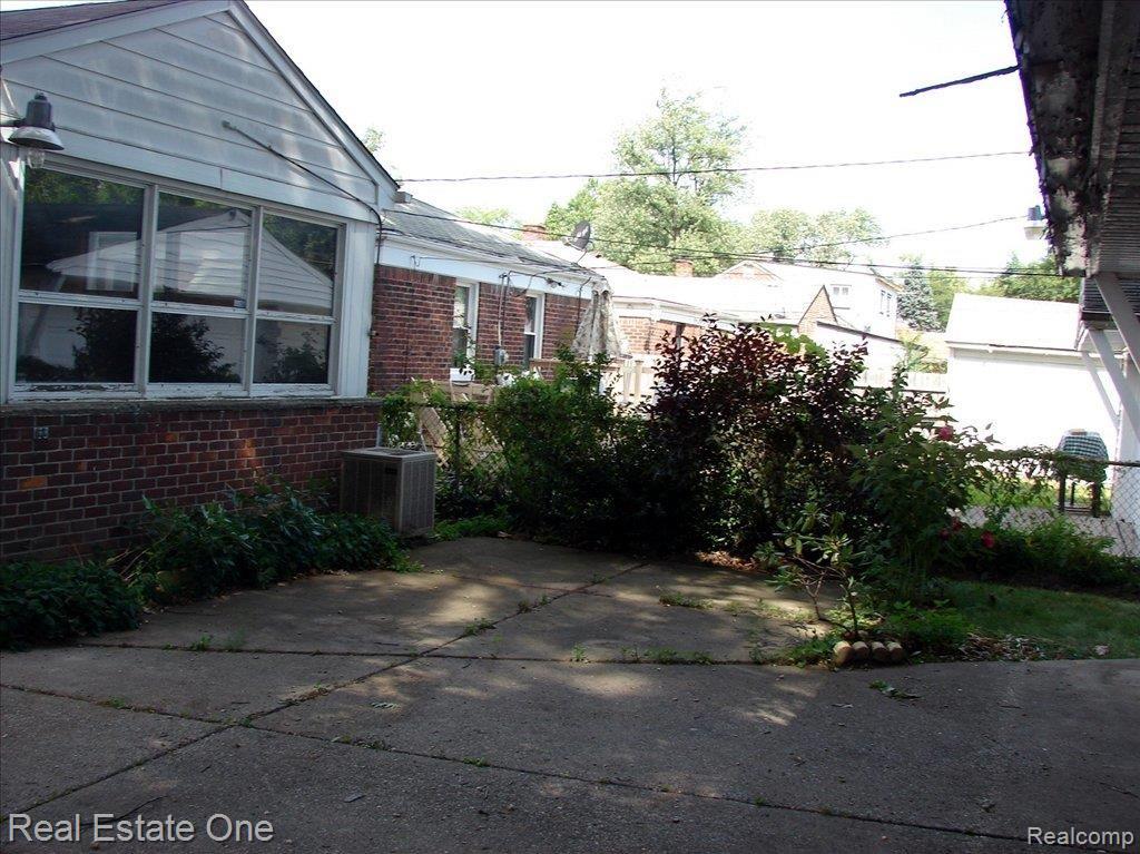 19306 Burt Road Detroit, MI 48219 - Photo 6 of 20 BURT RD BACKYARD 2