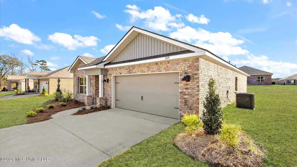 $273,900 | 816 Fairway Avenue, Byram, MS 39272