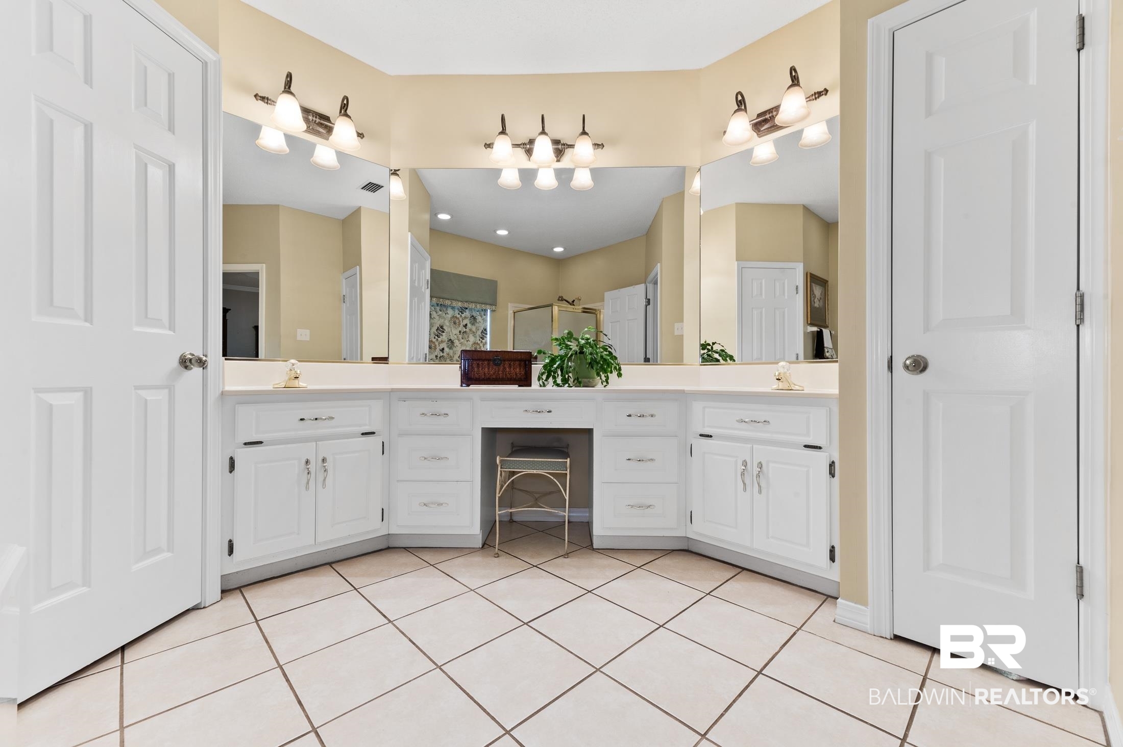 2770 Bennington Drive Mobile, AL 36695 - Photo 20 of 43 Primary Bathroom