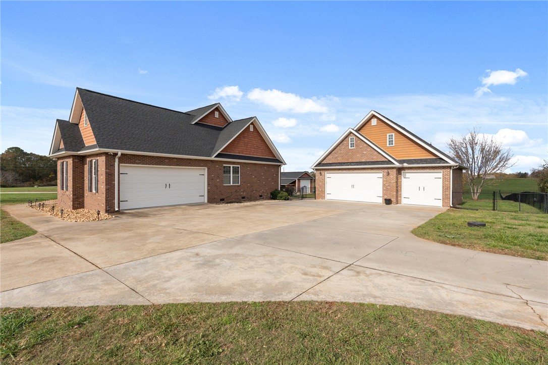 106 Pritchards Drive Anderson, SC 29625 - Photo 3 of 50