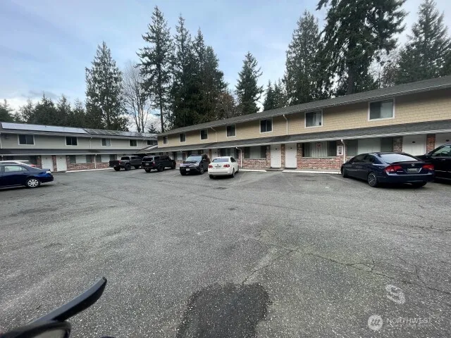 $1,700 | 5701 200th Street Southwest, Unit 4, Lynnwood, WA 98036