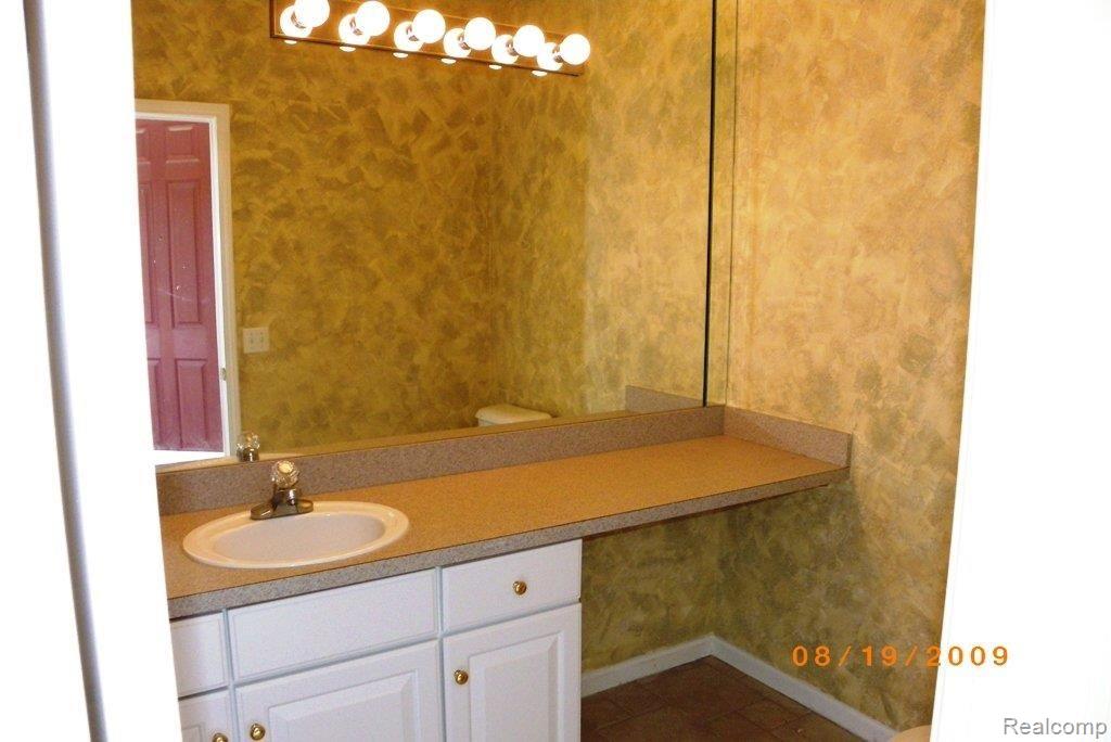 1236 Welland Drive Rochester, MI 48306 - Photo 10 of 24 IMGP1885