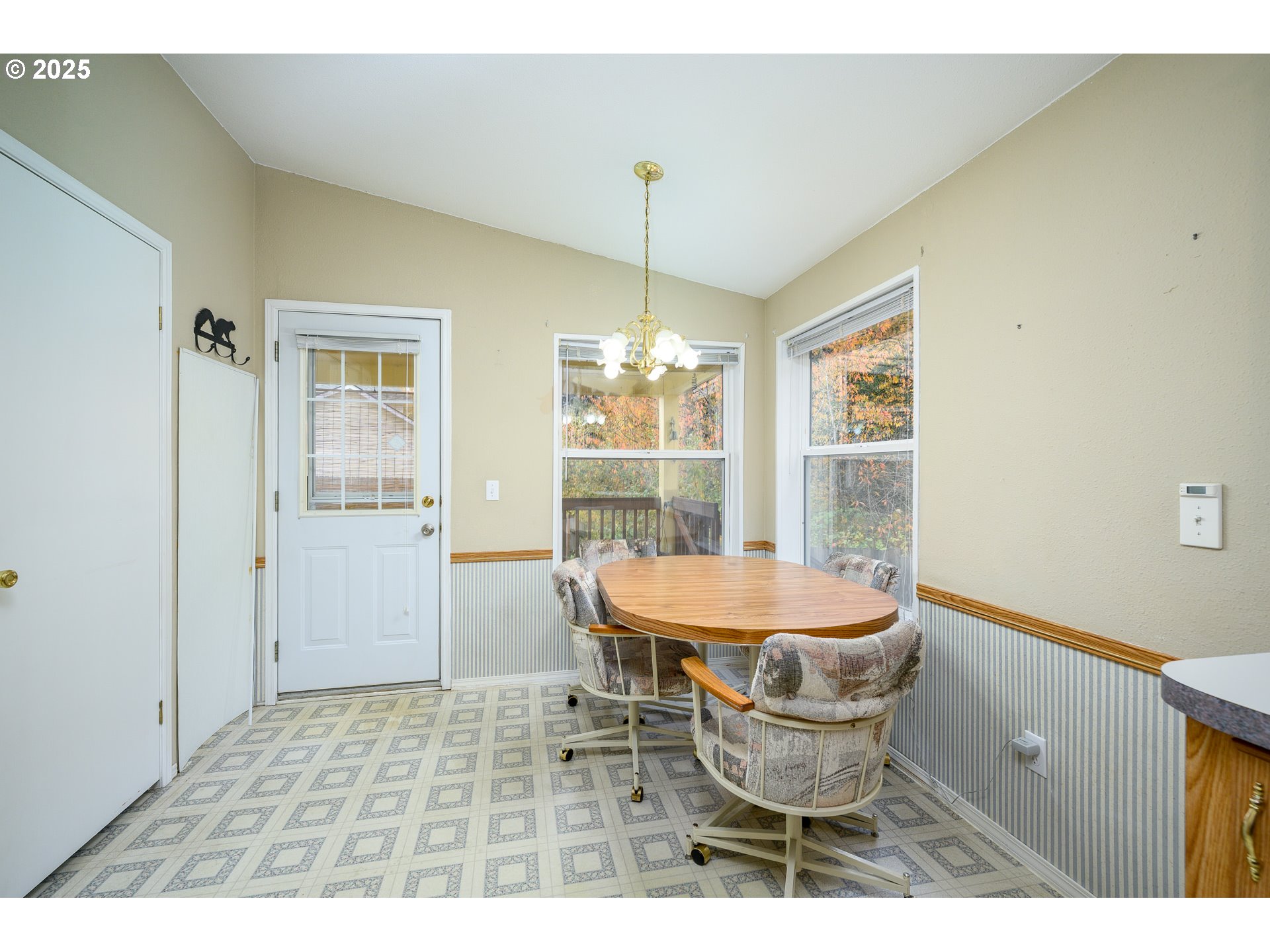 196 15th Street Lafayette, OR 97127 - Photo 15 of 32 Dining Area