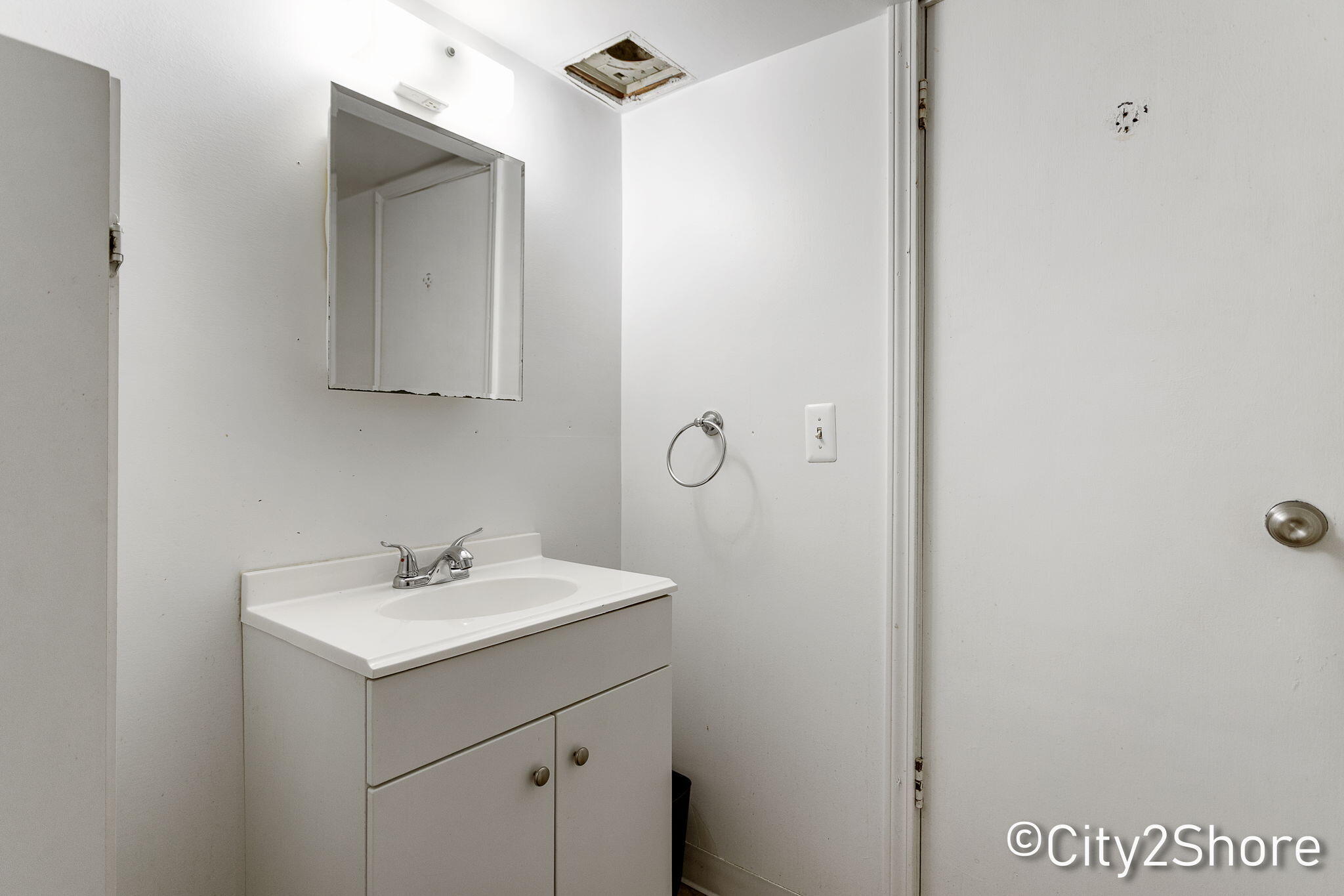 2235 Roys Avenue Southwest Wyoming, MI 49519 - Photo 51 of 81 Full Bath