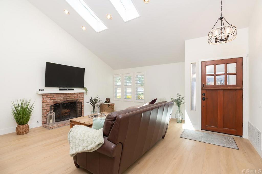 11007 Crystal Springs Road Santee, CA 92071 - Photo 6 of 33 Living Room