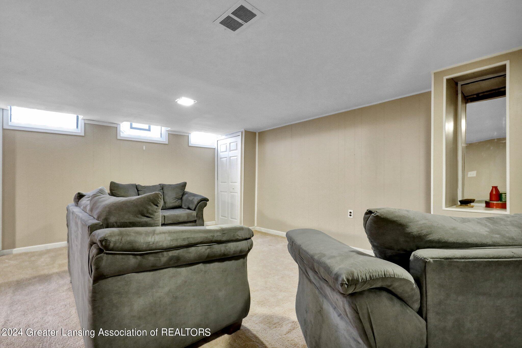 22695 Power Road Farmington, MI 48336 - Photo 26 of 30 26-web-or-mls-Open Ended Media-25