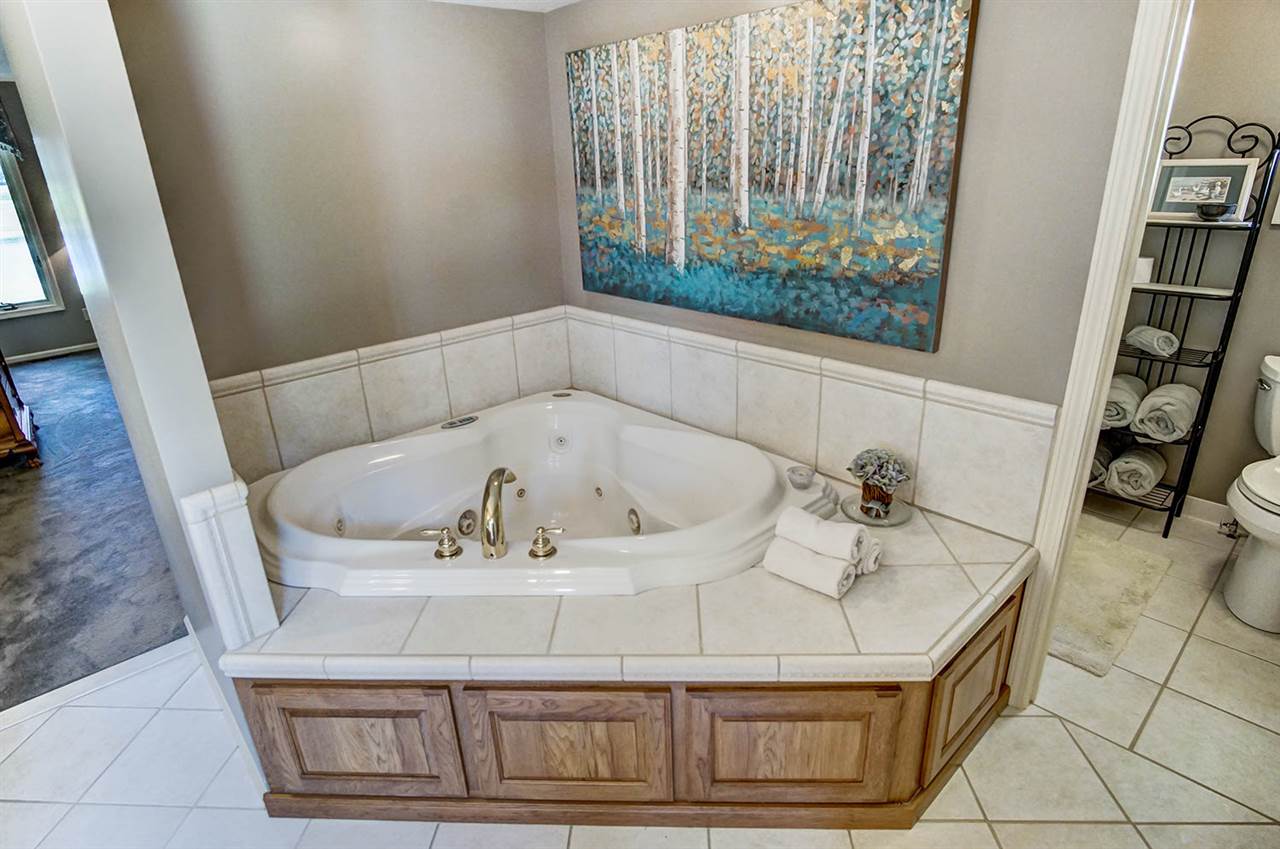 8931 Heffelfinger Road Churubusco, IN 46723 - Photo 16 of 36