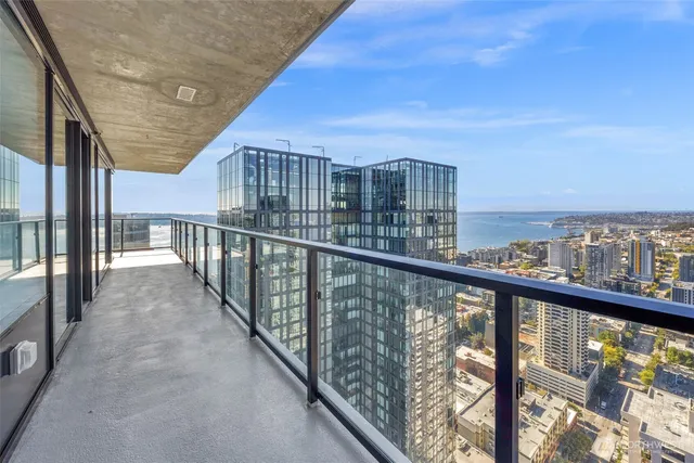 $9,750 | 300 Virginia Street, Unit 4111, Seattle, WA 98101