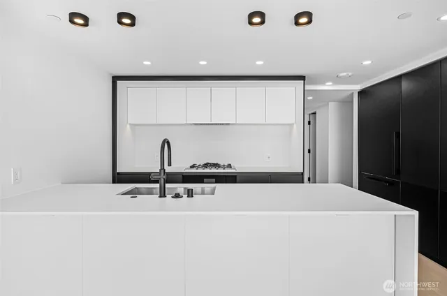 $9,750 | 300 Virginia Street, Unit 4111, Seattle, WA 98101